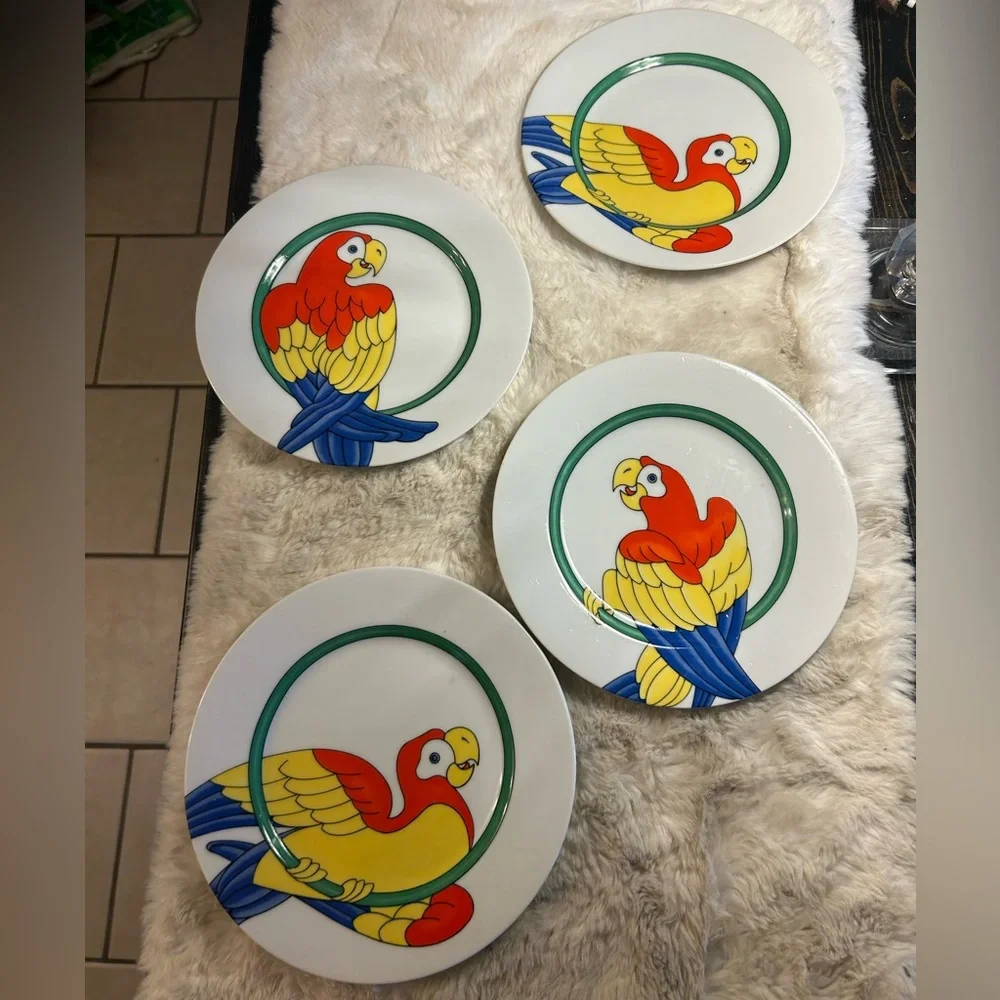50%offw❤️ 1979 Fits And Floyd “Parrot In A Ring” Salad Plates Set Of Four